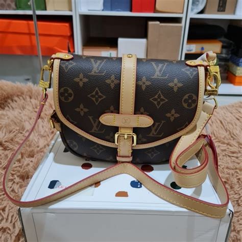 tas selempang lv